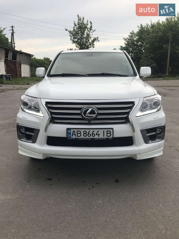 Позашляховик / Кросовер Lexus LX 2011 в 