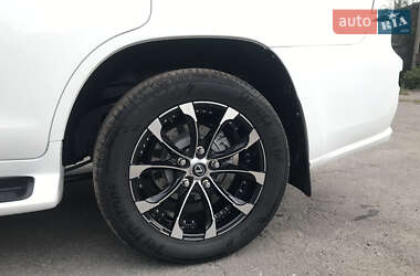 Позашляховик / Кросовер Lexus LX 2011 в 