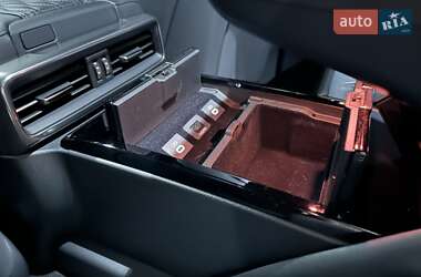 Внедорожник / Кроссовер Lexus LX 2023 в 