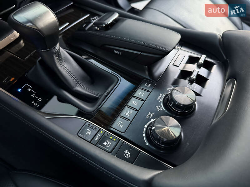Внедорожник / Кроссовер Lexus LX 2019 в Днепре