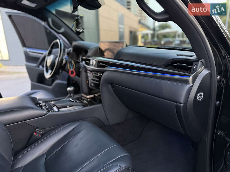 Внедорожник / Кроссовер Lexus LX 2019 в Днепре