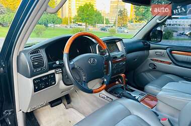 Внедорожник / Кроссовер Lexus LX 2006 в 
