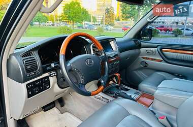 Внедорожник / Кроссовер Lexus LX 2006 в 