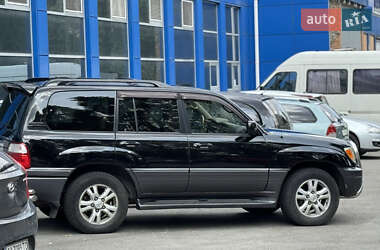 Внедорожник / Кроссовер Lexus LX 2005 в 
