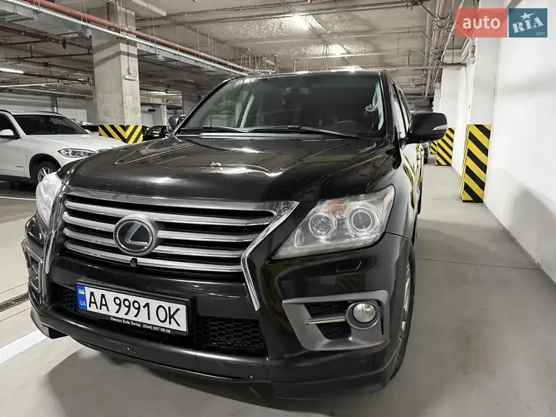 Lexus LX 2013