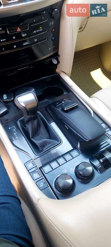 Внедорожник / Кроссовер Lexus LX 2017 в Днепре фото 15 Внедорожник / Кроссовер Lexus LX 2017 в Днепре