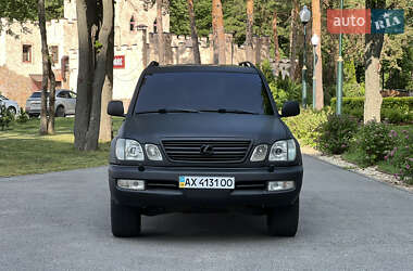Внедорожник / Кроссовер Lexus LX 2000 в 