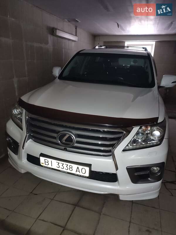 Lexus LX 2012