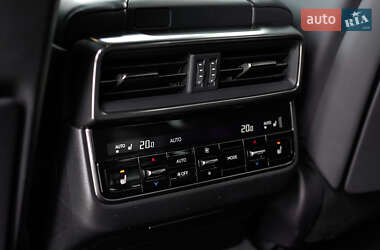 Позашляховик / Кросовер Lexus LX 2024 в 