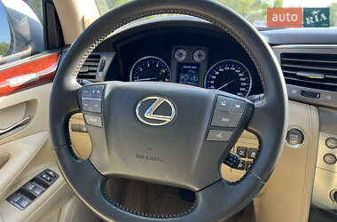 Позашляховик / Кросовер Lexus LX 2010 в 