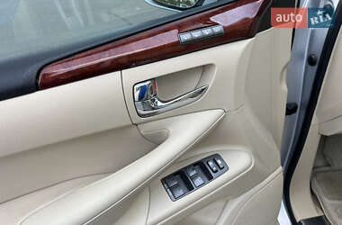 Позашляховик / Кросовер Lexus LX 2010 в 