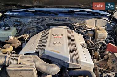 Внедорожник / Кроссовер Lexus LX 2007 в 