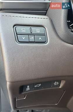 Внедорожник / Кроссовер Lexus LX 2022 в 