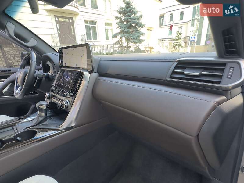 Внедорожник / Кроссовер Lexus LX 2022 в Киеве