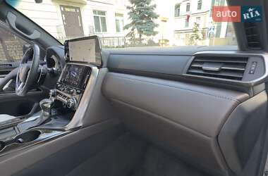 Внедорожник / Кроссовер Lexus LX 2022 в 