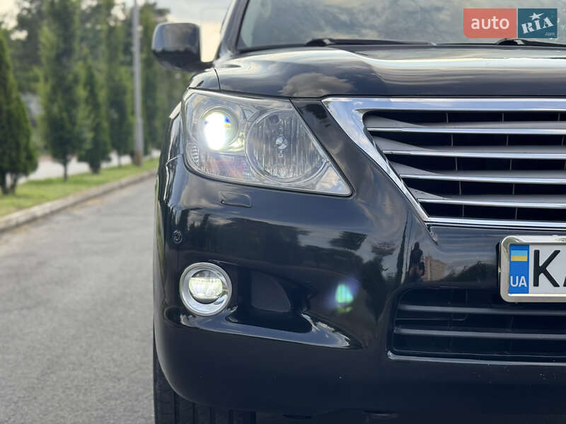 Внедорожник / Кроссовер Lexus LX 2011 в Киеве