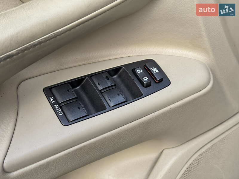 Внедорожник / Кроссовер Lexus LX 2011 в Киеве