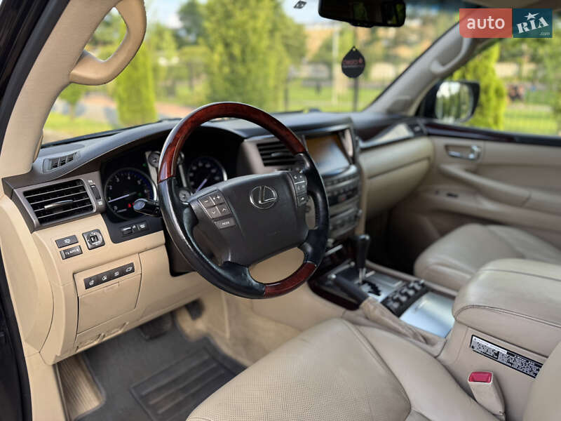 Внедорожник / Кроссовер Lexus LX 2011 в Киеве