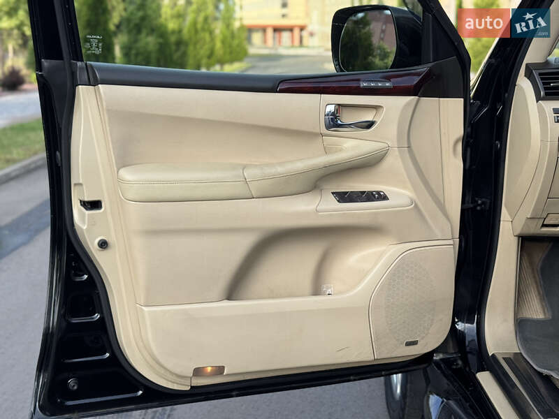 Внедорожник / Кроссовер Lexus LX 2011 в Киеве