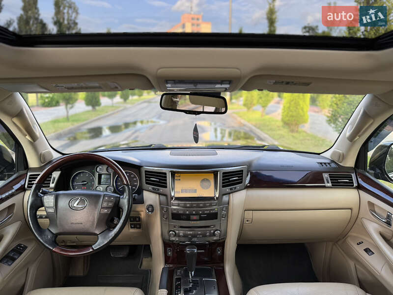 Внедорожник / Кроссовер Lexus LX 2011 в Киеве