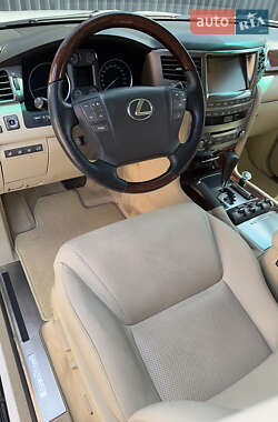 Внедорожник / Кроссовер Lexus LX 2011 в 
