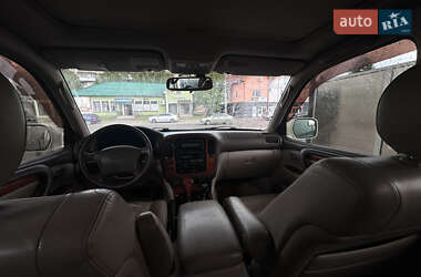 Внедорожник / Кроссовер Lexus LX 2001 в 