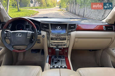 Внедорожник / Кроссовер Lexus LX 2008 в 