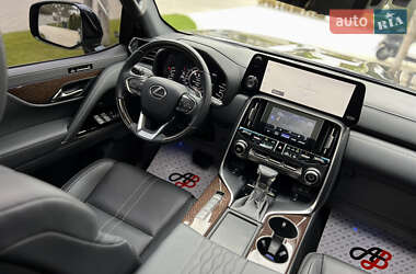 Позашляховик / Кросовер Lexus LX 2023 в 