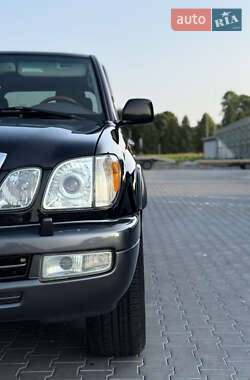Внедорожник / Кроссовер Lexus LX 2006 в 
