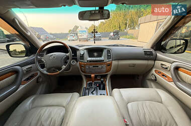 Внедорожник / Кроссовер Lexus LX 2006 в 