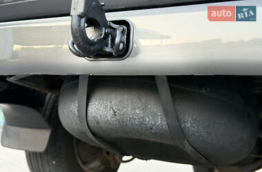 Внедорожник / Кроссовер Lexus LX 2006 в 