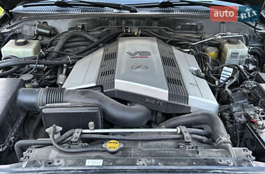 Внедорожник / Кроссовер Lexus LX 2006 в 