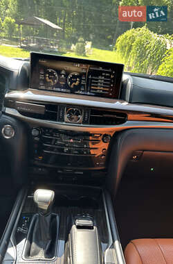 Внедорожник / Кроссовер Lexus LX 2017 в 