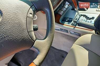 Внедорожник / Кроссовер Lexus LX 2004 в 