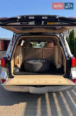 Внедорожник / Кроссовер Lexus LX 2008 в 