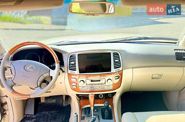 Позашляховик / Кросовер Lexus LX 2007 в 
