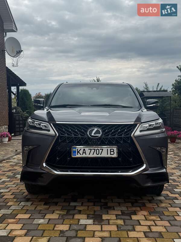 Внедорожник / Кроссовер Lexus LX 2016 в Киеве