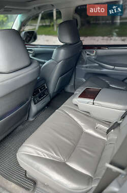 Внедорожник / Кроссовер Lexus LX 2010 в 