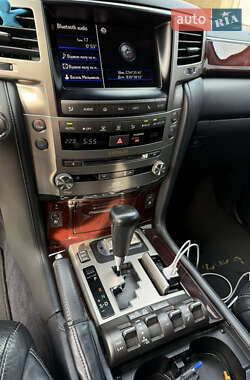 Внедорожник / Кроссовер Lexus LX 2013 в 
