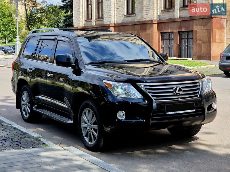 Позашляховик / Кросовер Lexus LX 2010 в 