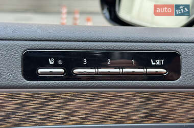 Внедорожник / Кроссовер Lexus LX 2022 в 
