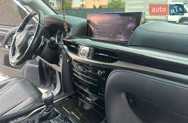 Внедорожник / Кроссовер Lexus LX 2017 в 