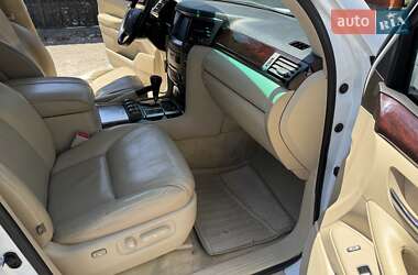 Внедорожник / Кроссовер Lexus LX 2010 в 