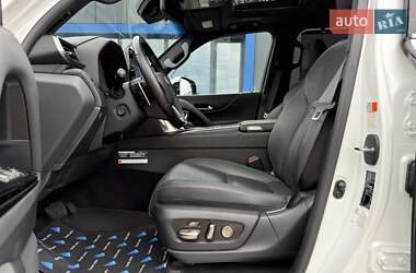 Внедорожник / Кроссовер Lexus LX 2022 в 