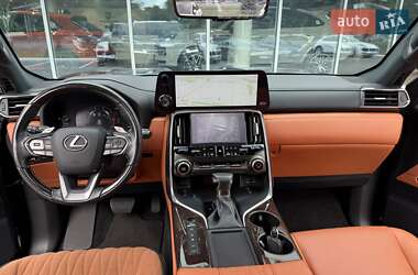Внедорожник / Кроссовер Lexus LX 2023 в 