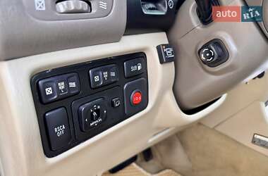 Внедорожник / Кроссовер Lexus LX 2003 в 