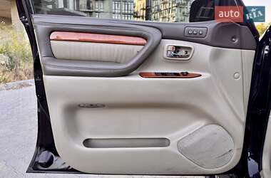 Внедорожник / Кроссовер Lexus LX 2003 в 