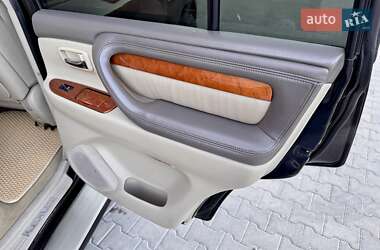 Внедорожник / Кроссовер Lexus LX 2003 в 