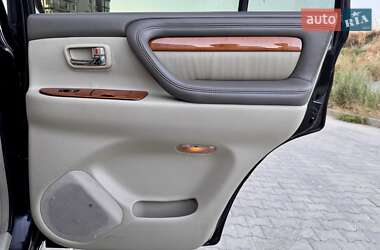 Внедорожник / Кроссовер Lexus LX 2003 в 