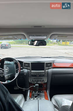 Позашляховик / Кросовер Lexus LX 2008 в 